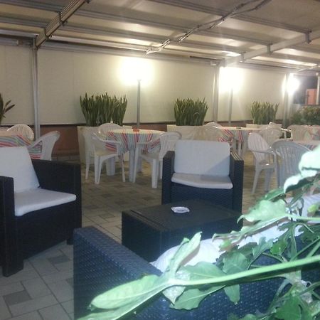 Hotel Europeo Сотомарина Екстериор снимка
