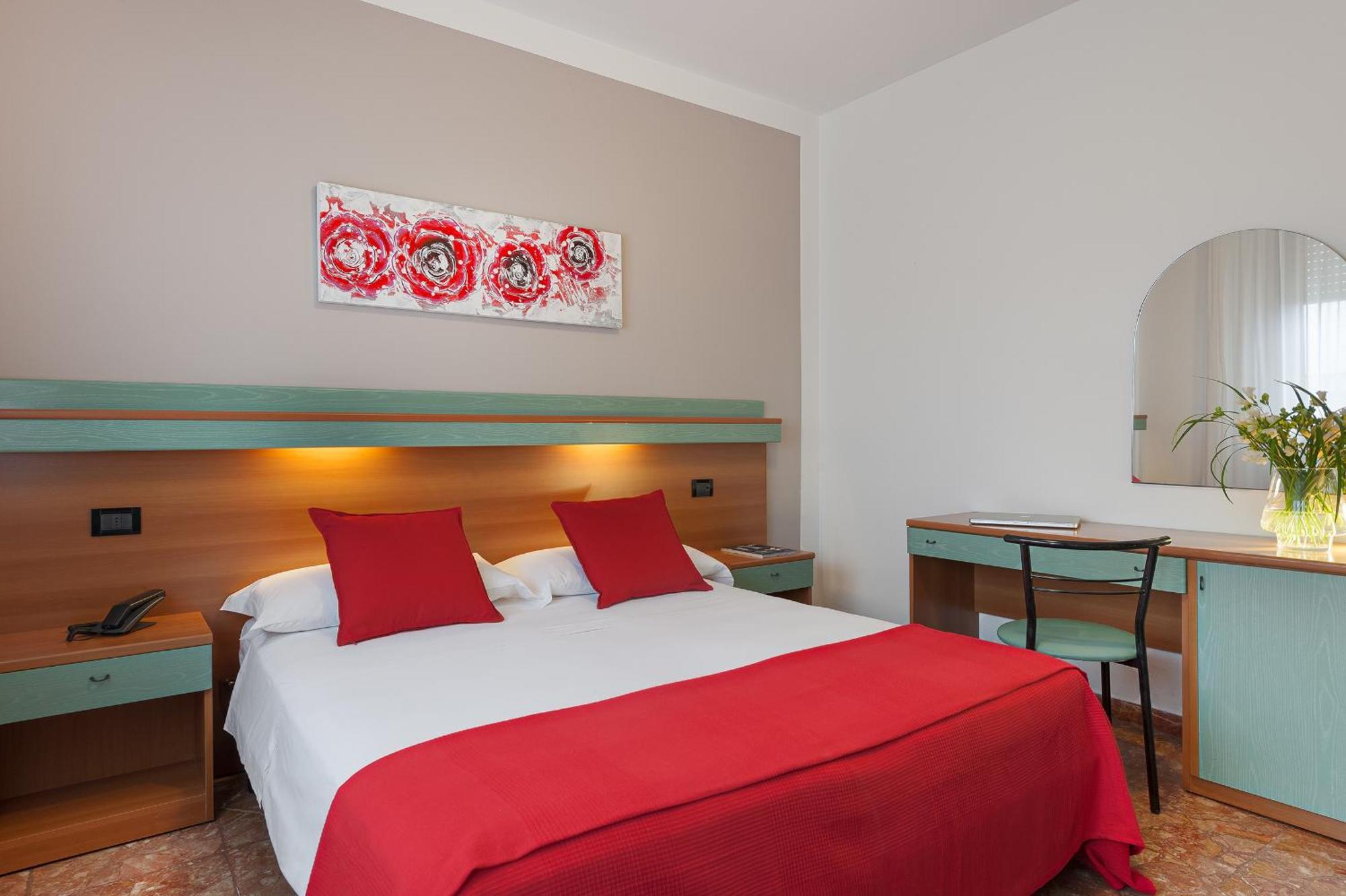 Hotel Europeo Сотомарина Екстериор снимка