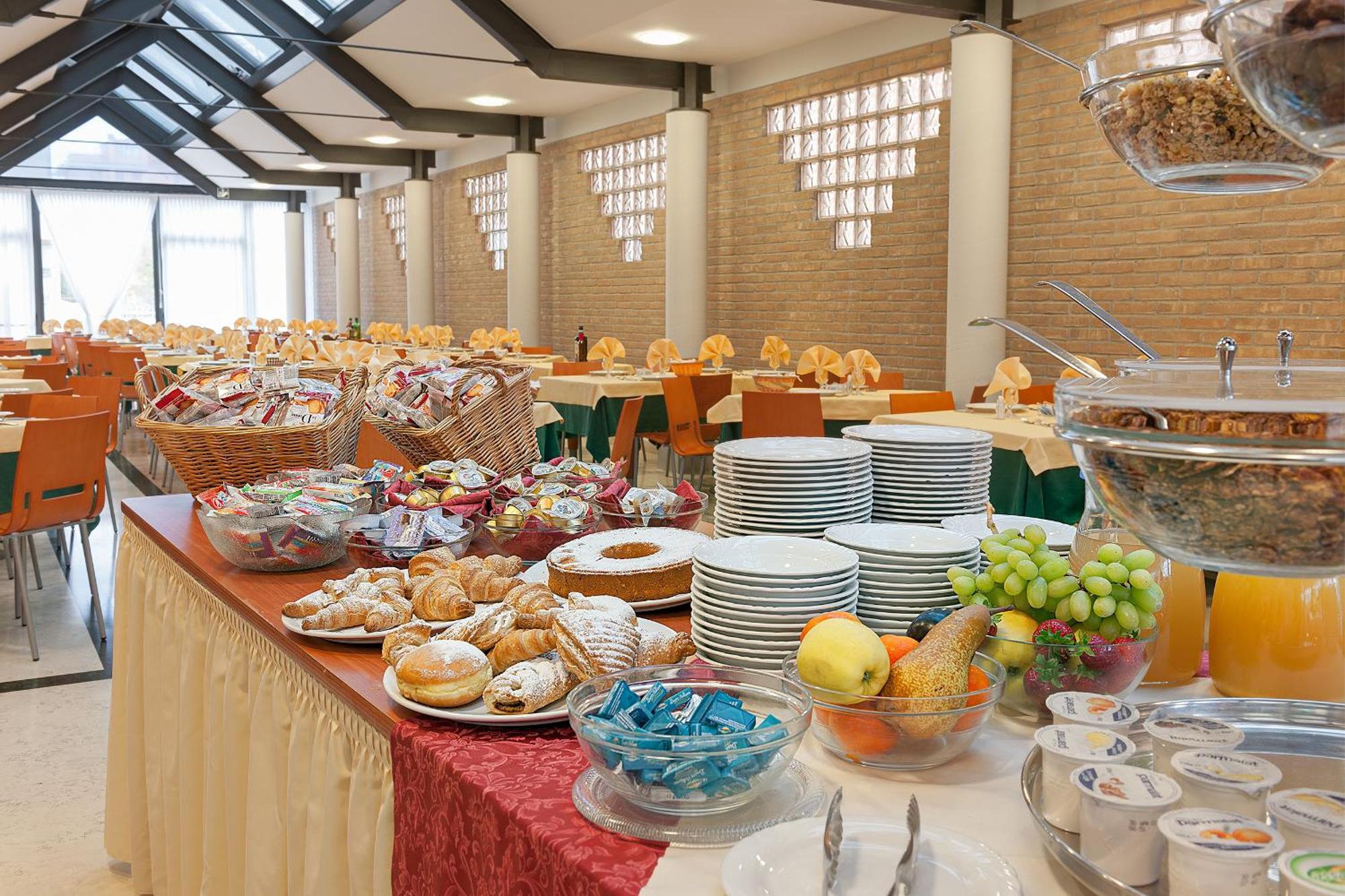 Hotel Europeo Сотомарина Екстериор снимка