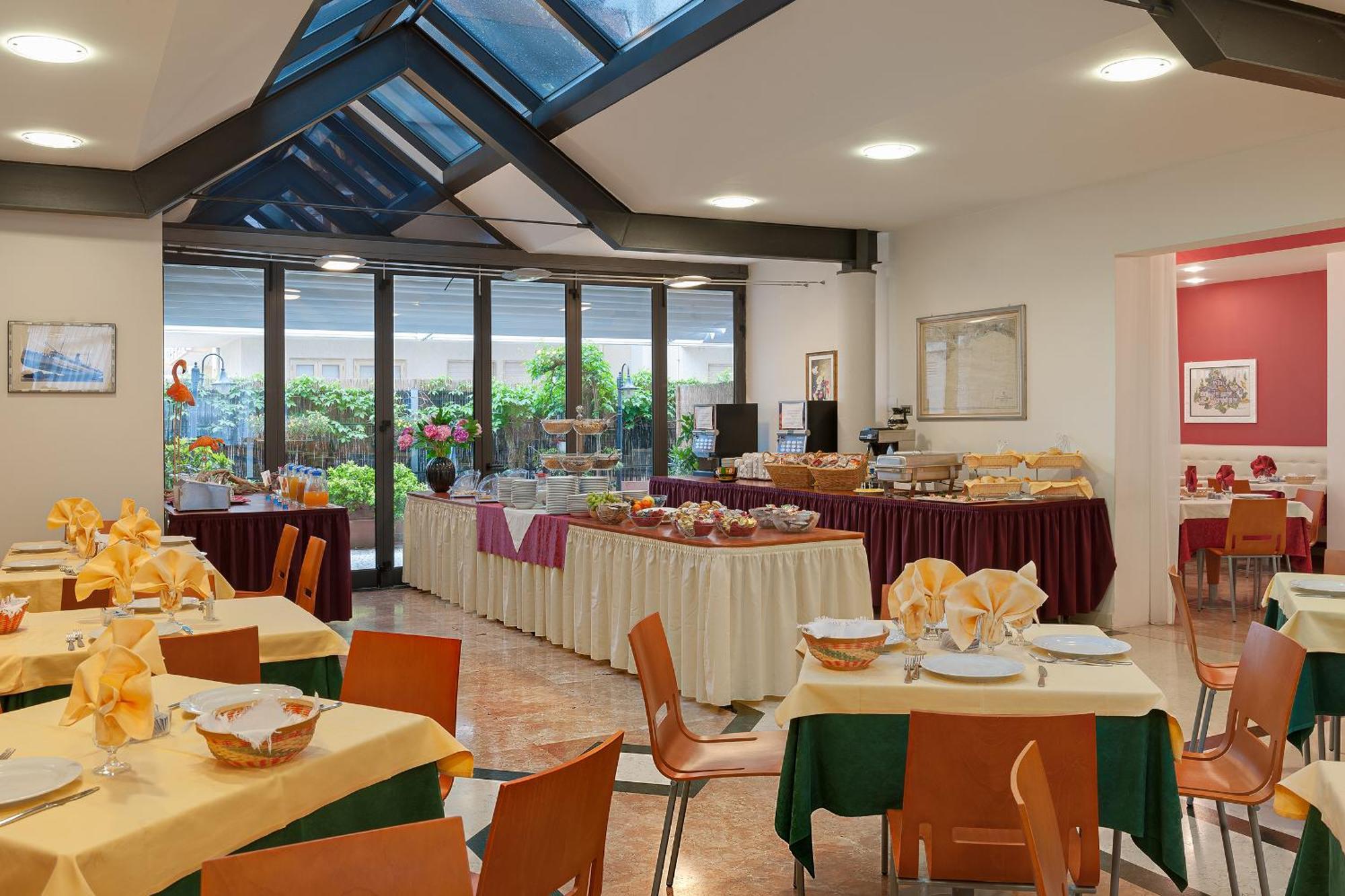 Hotel Europeo Сотомарина Екстериор снимка