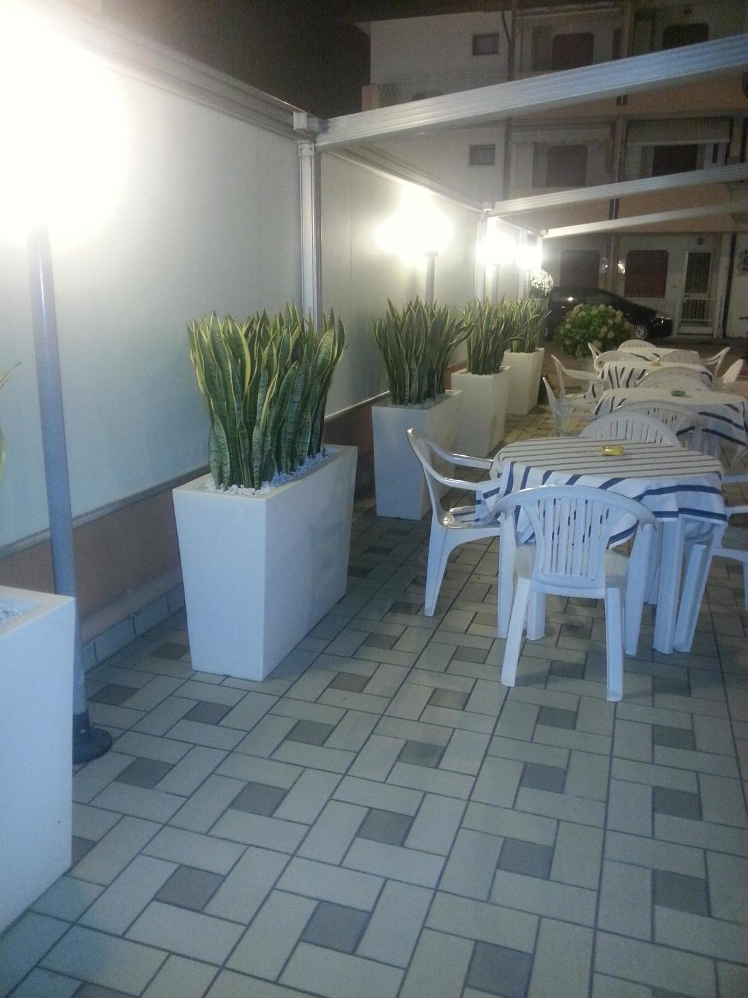 Hotel Europeo Сотомарина Екстериор снимка