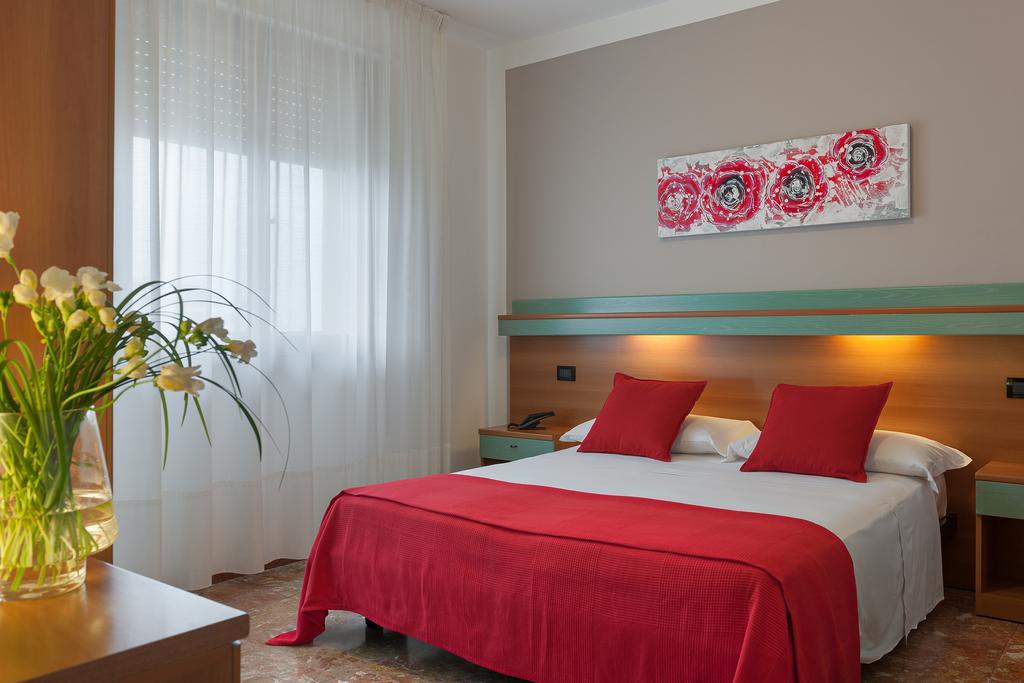 Hotel Europeo Сотомарина Екстериор снимка