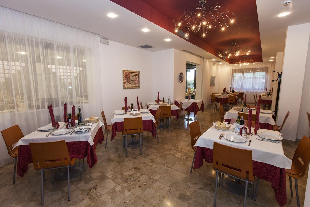 Hotel Europeo Сотомарина Екстериор снимка